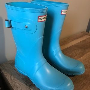 *Like new* Short Turquoise Hunter Boots!